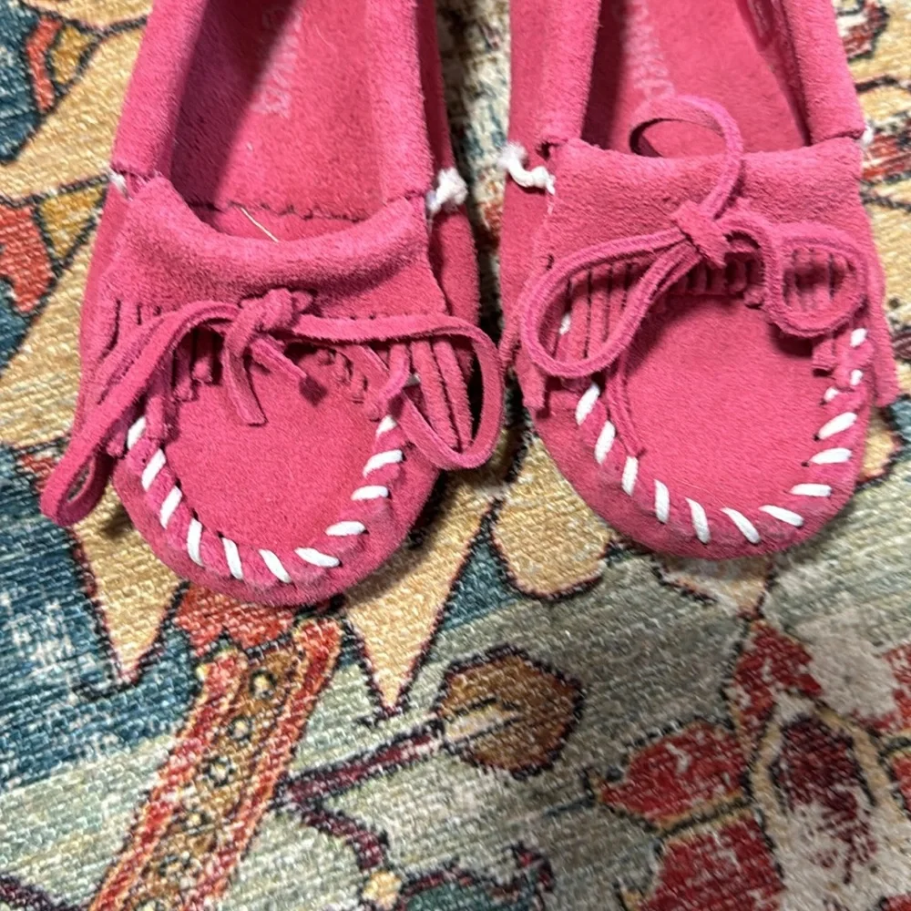 Minnetonka Moccasins Toddler Girl Kilty Pink Sz 8 Pink EUC